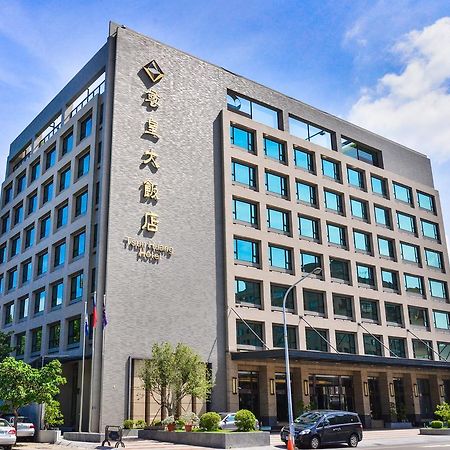 Tsun Huang Hotel Chiayi Extérieur photo