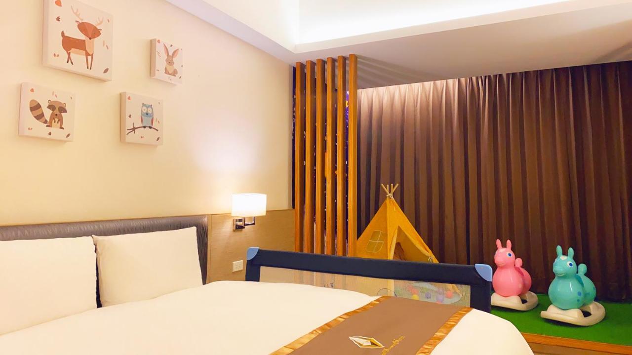 Tsun Huang Hotel Chiayi Extérieur photo