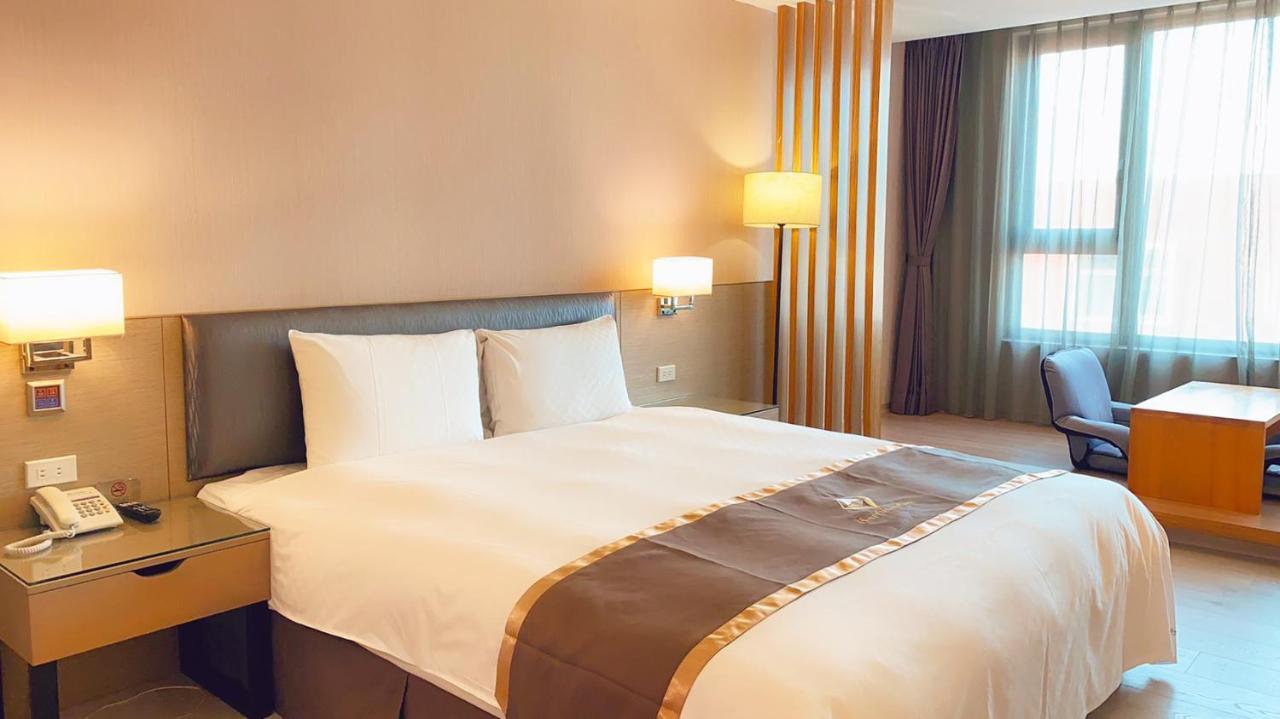 Tsun Huang Hotel Chiayi Extérieur photo