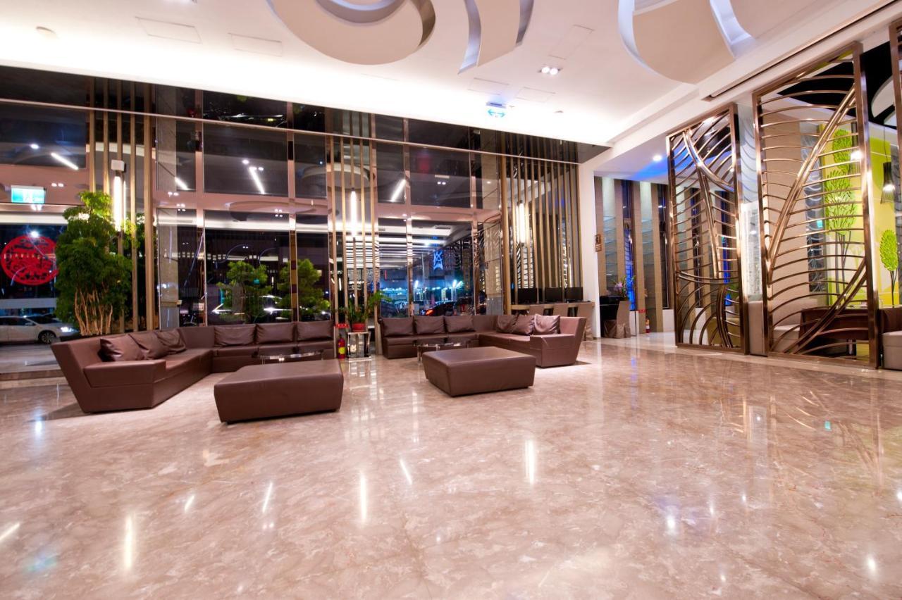 Tsun Huang Hotel Chiayi Extérieur photo
