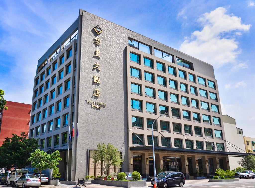 Tsun Huang Hotel Chiayi Extérieur photo