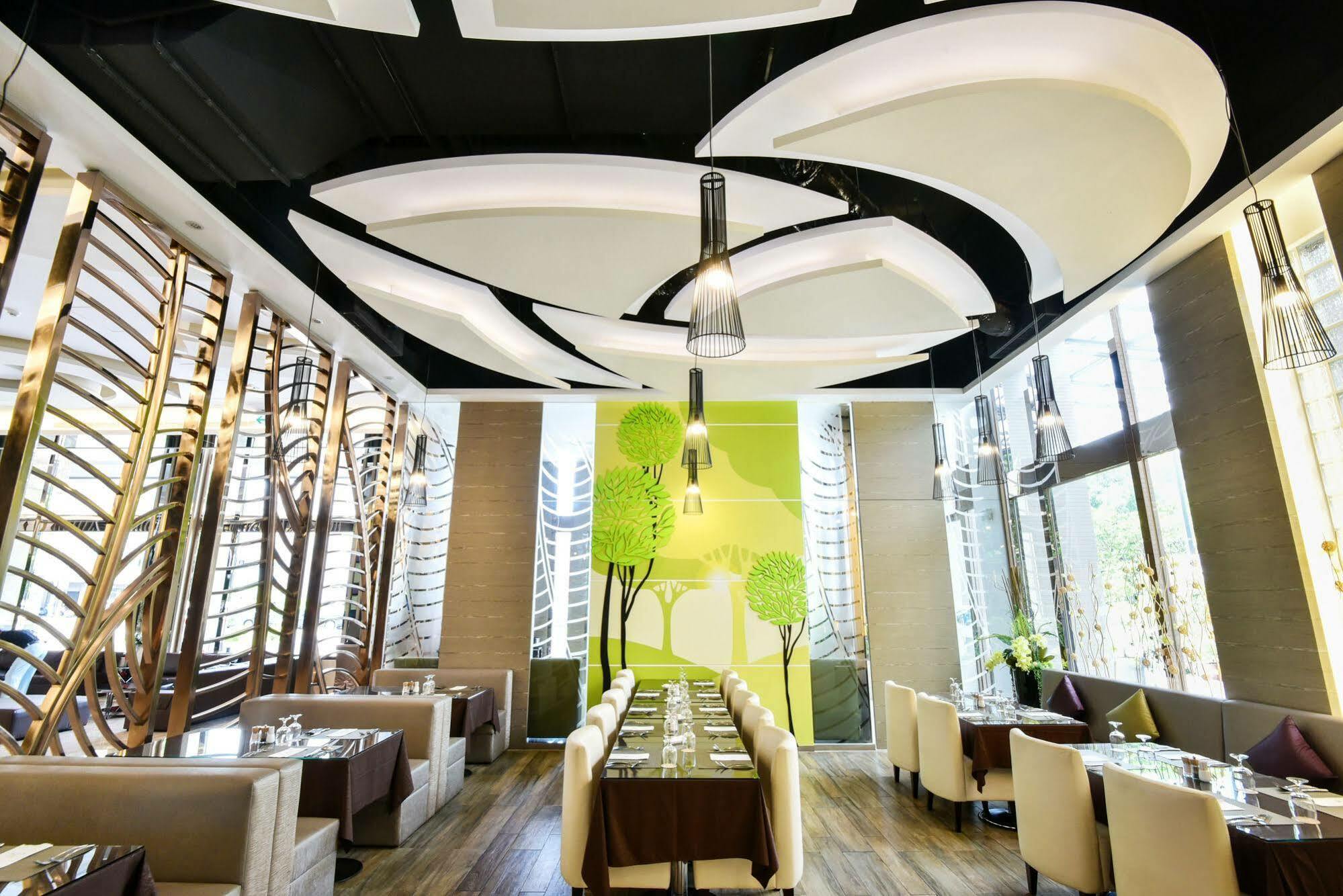 Tsun Huang Hotel Chiayi Extérieur photo