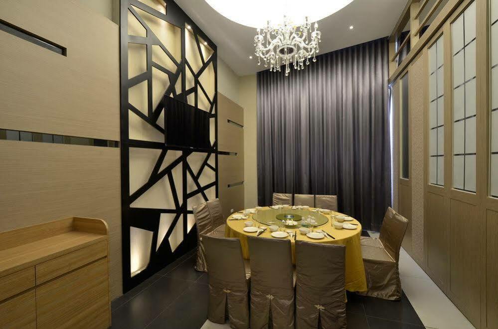 Tsun Huang Hotel Chiayi Extérieur photo