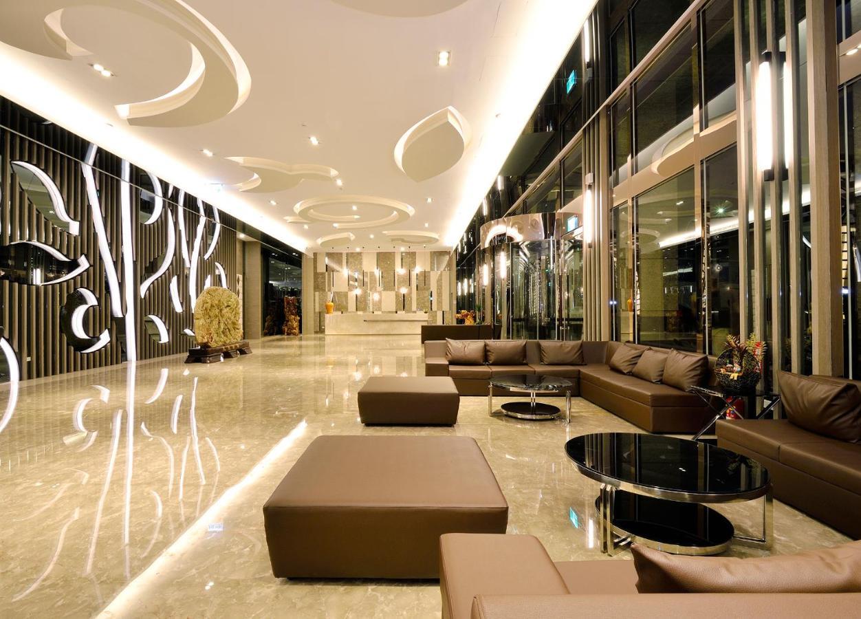 Tsun Huang Hotel Chiayi Extérieur photo